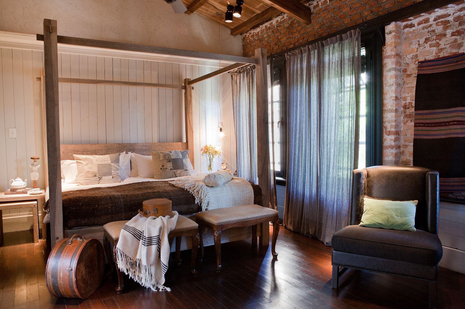 La Alondra, Casa de Huéspedes